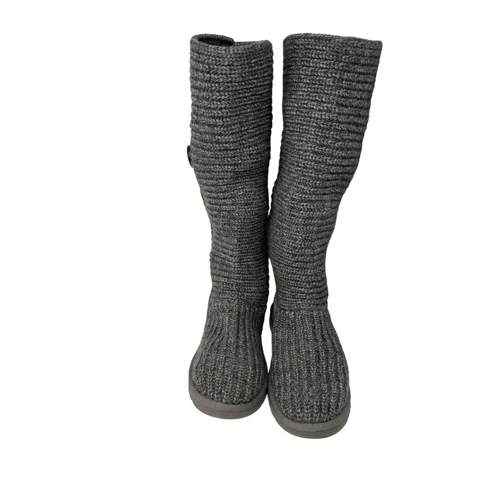 🤑UGG Australia 🩶🩷Y2k pop star ⭐️ Classic Cardy Grey Knit Button Boots  Size 6
